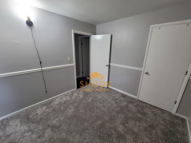 Building Photo - TURN KEY 3 BEDROOM HOME