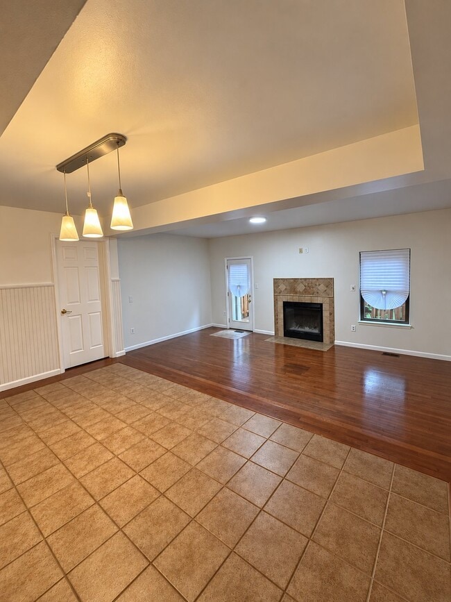 Building Photo - 10 W Orange Ct