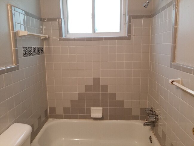 Building Photo - 3233 Whitfield Ave