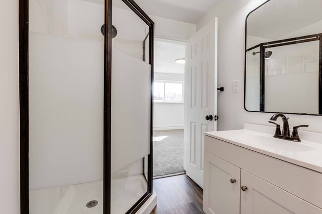 Building Photo - 328 Sweetbriar St