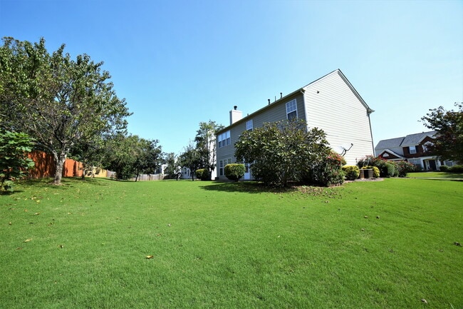 Building Photo - 8305 Grenadier Trl