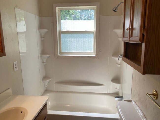 Building Photo - 3 Bed 1 Bath Single Family Home in Merrill