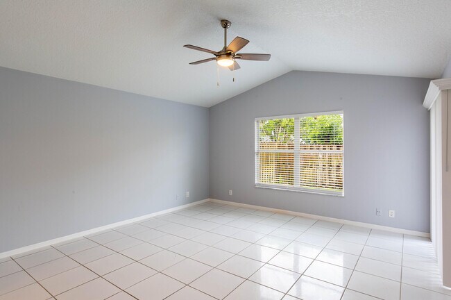 Building Photo - 12622 White Coral Dr