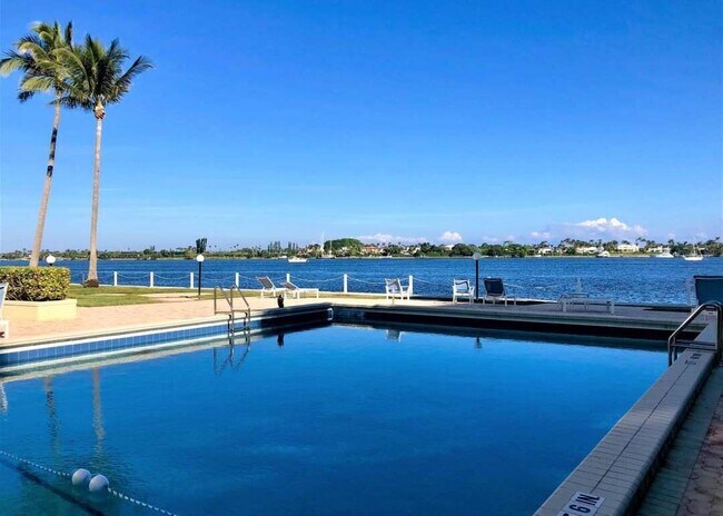 Primary Photo - 2800 N Flagler Dr