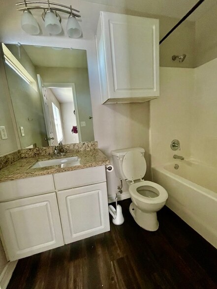 Building Photo - 2525 S 3rd St