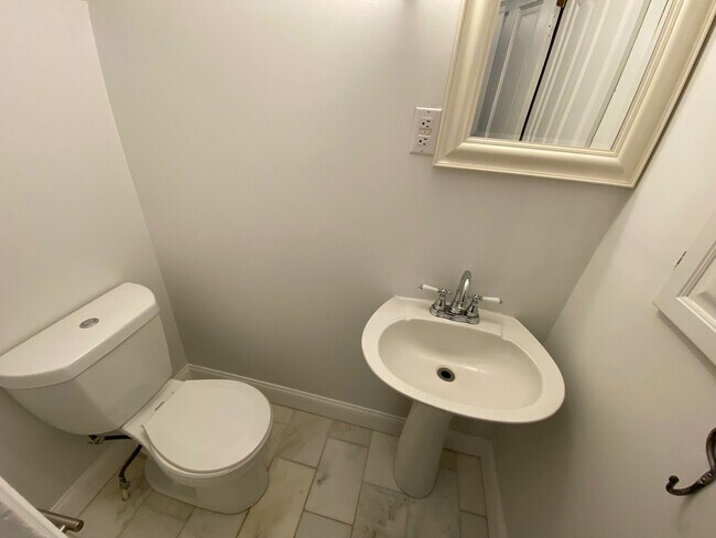 Building Photo - 42 E 3rd Ave