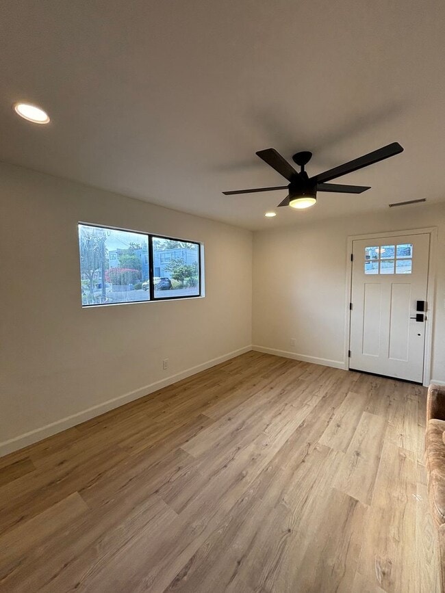 Building Photo - 1 Bedroom 1 Bathroom Studio in Pacific Beach.