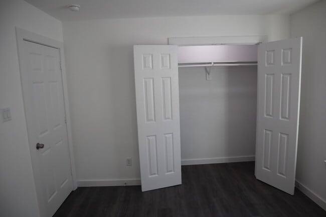 Building Photo - 337 Connecticut St