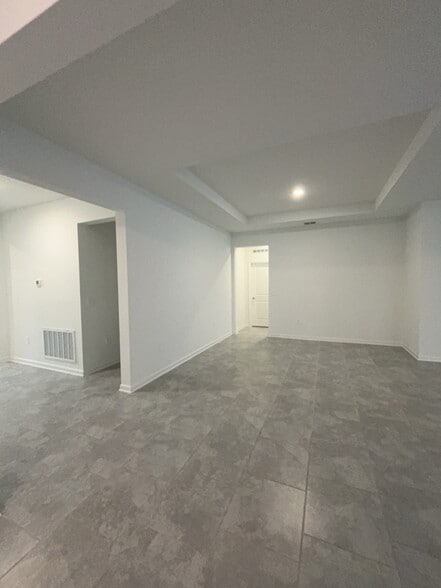 Building Photo - 3132 Country Side Dr