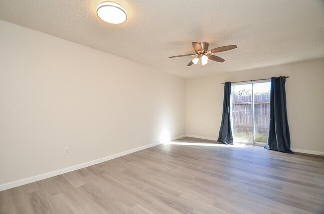 Building Photo - 8607 Bart Ln