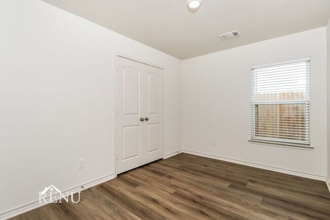 Building Photo - Coming Soon!