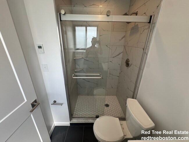 Building Photo - 320 Hammond Pond Pkwy