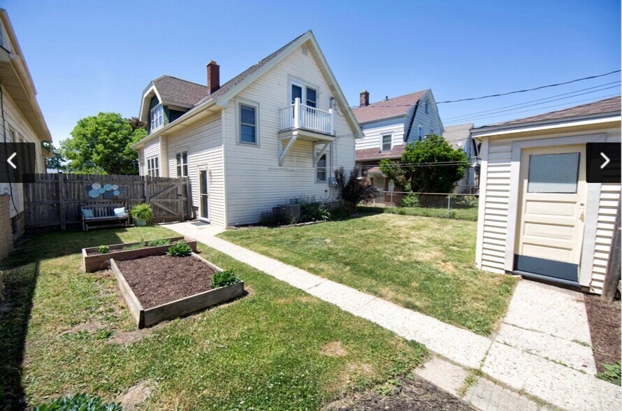 Building Photo - 938 S 77th St