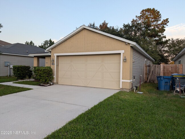 Building Photo - 12106 Alexandra Dr