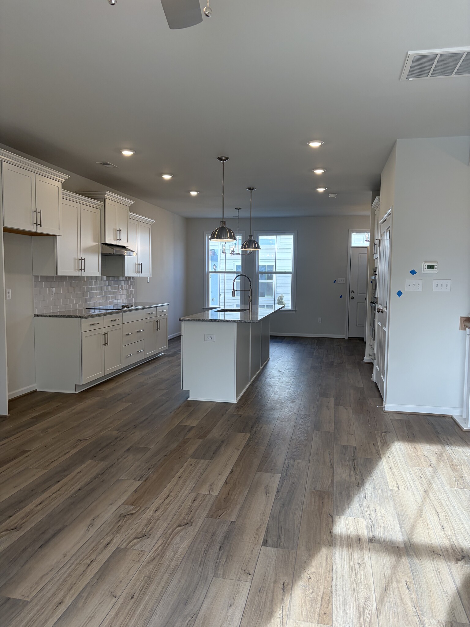 Building Photo - 206 That Way