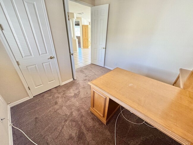 Building Photo - UPPER-LEVEL CONDO WITH BALCONY IN SUMMERLIN