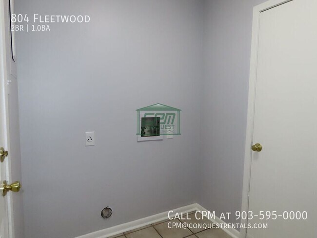 Building Photo - 804 Fleetwood-
