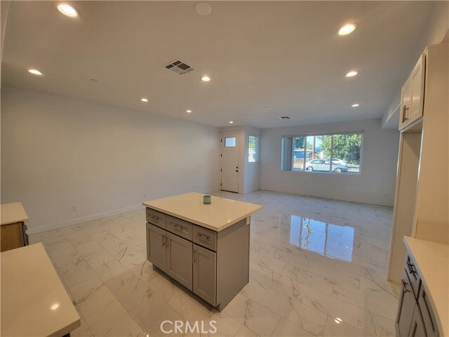 Building Photo - 14614 Vanowen St