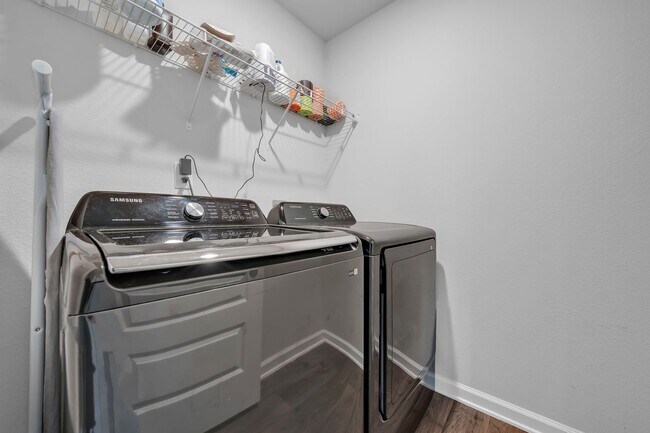 Building Photo - Charming 4BR / 2BA rental in desirable Daphne, AL — great neighborhood, move-in ready.