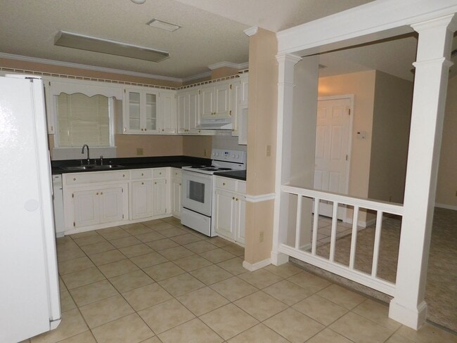 Building Photo - 3 Bedroom Home in Pebble Creek Subdivision