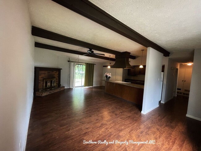 Building Photo - Spacious Home in Millbrook