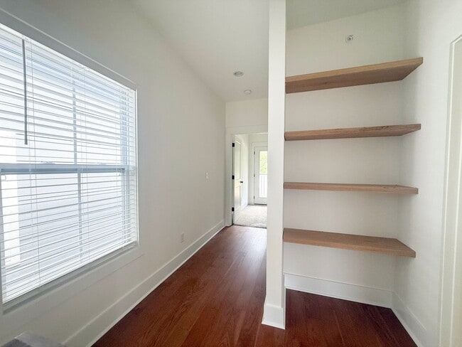 Building Photo - 208 Allison Way