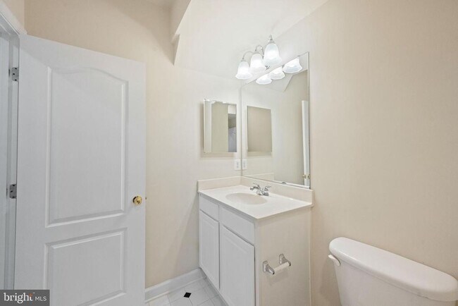 Building Photo - 7517 Lindberg Dr