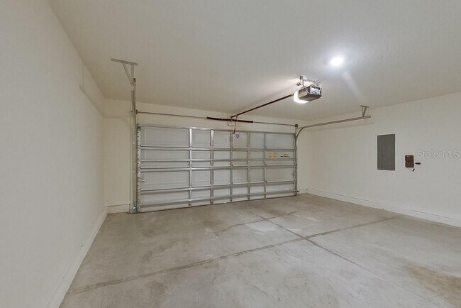 Building Photo - 8696 SW 44th Ct