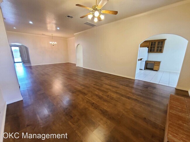 Building Photo - 3 br, 2.5 bath House - 4005 NE 138th Terr