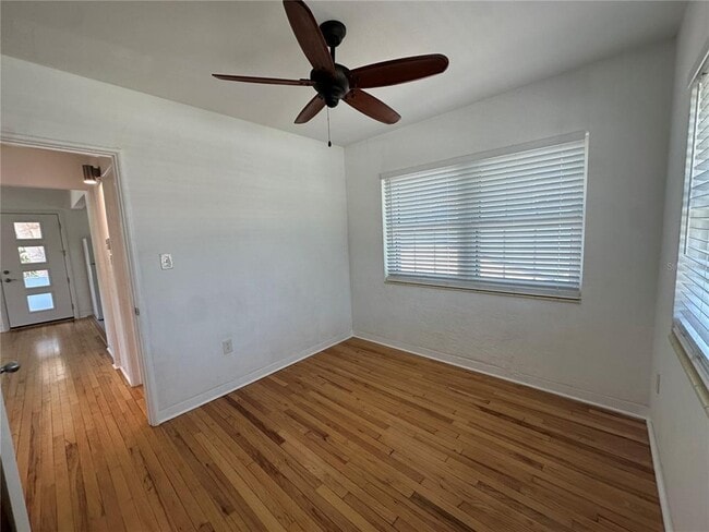 Building Photo - 1800 Pass a Grille Way