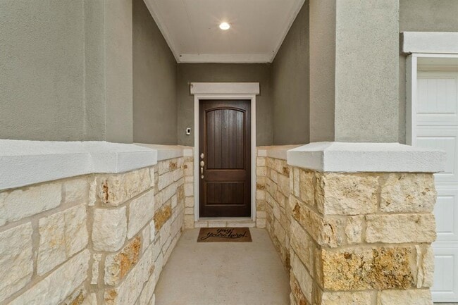 Building Photo - 277 Magna Ln