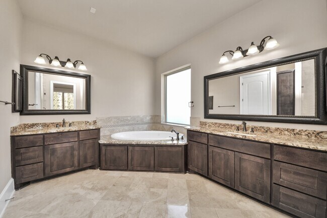 Building Photo - 25627 Fleming Lodge Ln