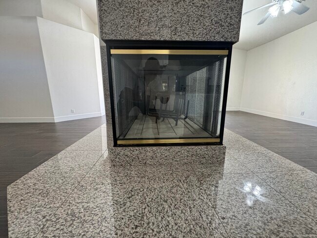 Building Photo - 74081 W Petunia Pl