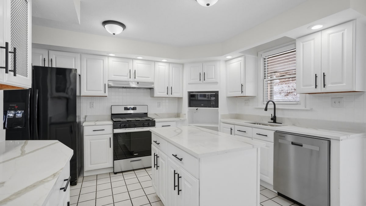 Building Photo - 19 Arnold St