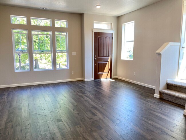 Building Photo - Beautiful brownstone in the heart of Ville...