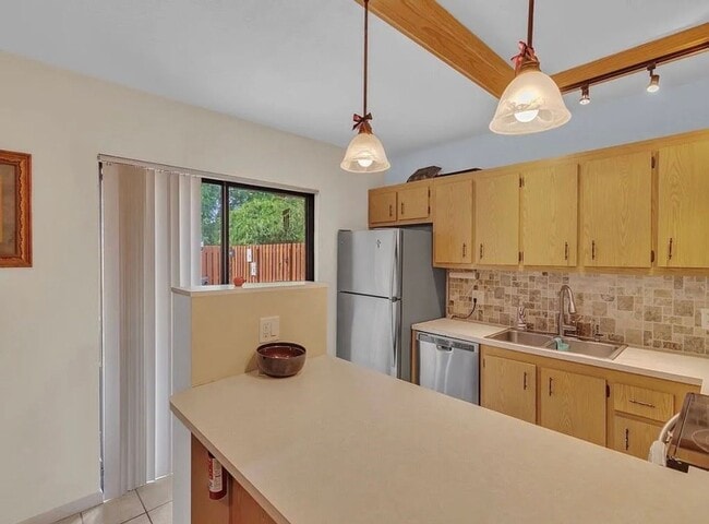 Building Photo - 2 Bedroom 2 Bath, Condo for Rent!