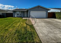 Building Photo - Available Now!!!Single Level House Ready t...