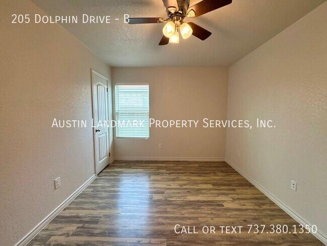 Building Photo - 205 Dolphin Dr
