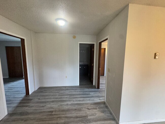 Building Photo - 4945 Jackpine Rd NW