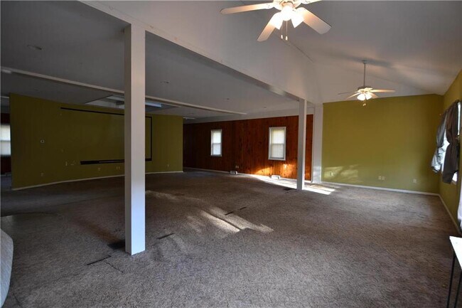 Building Photo - 4095 Hahns Dairy Rd