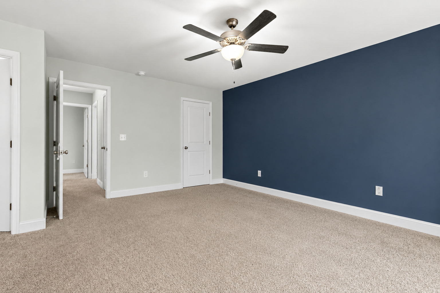 Building Photo - 1573 Helmsdale Dr