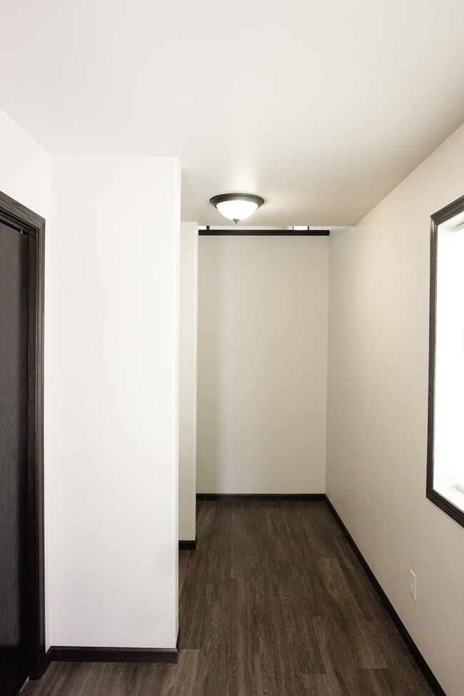 Building Photo - 3 Bed 3 Bath Twin Home