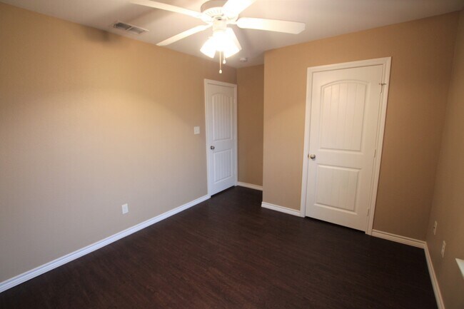 Building Photo - 19401 King Ranch Dr