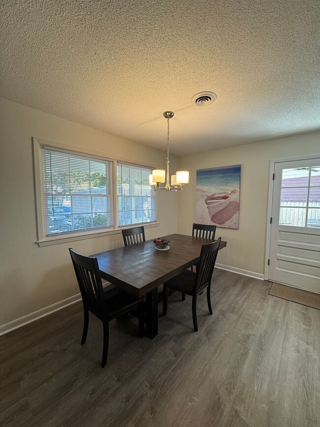 Building Photo - FULLY FURNISHED Wooded Oak Island area  3 Bed/1 Bath