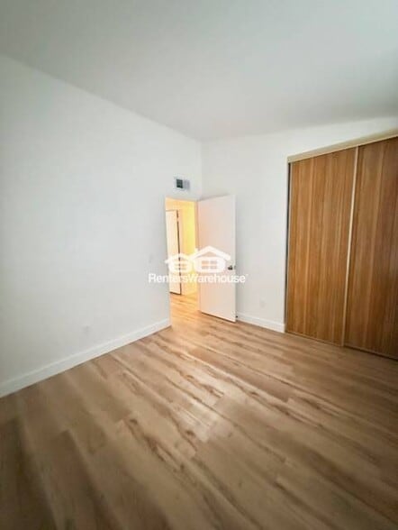 Building Photo - 2515 S Maple Ave