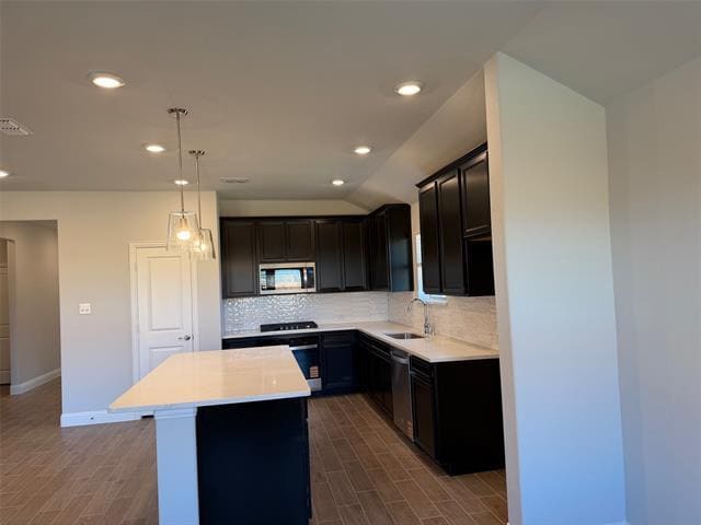 Building Photo - 817 Birdie Dr