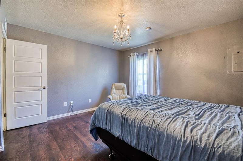 Building Photo - 3000 Chautauqua Ave