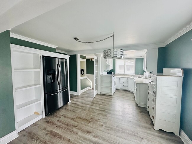 Building Photo - Gorgeous Kalispell home with Historical Charm