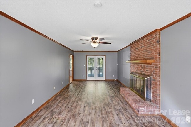 Building Photo - 319 Deep Forest Ct