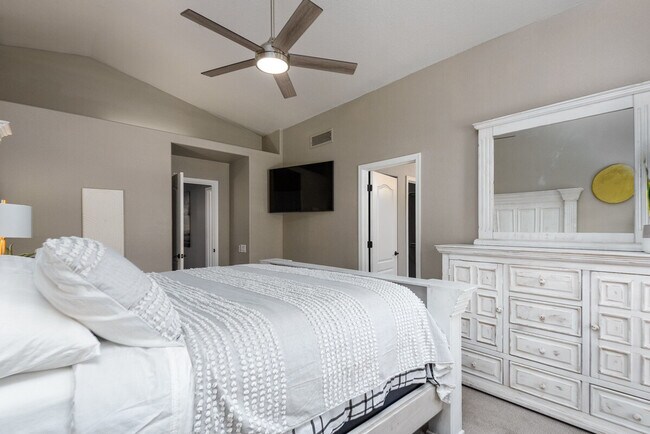 Building Photo - 7254 E Camino Del Monte